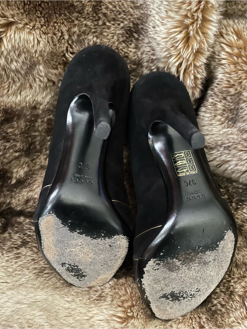 Gucci Black Suede Heels with Gold Stripes & Accent Knot - Picture 7 of 10